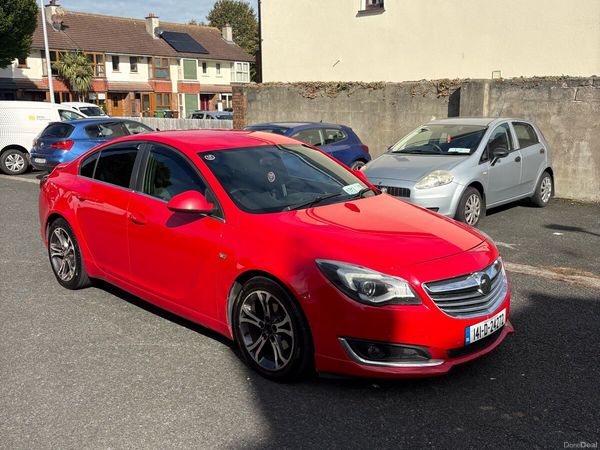 Opel Insignia Saloon, Diesel, 2014, Red