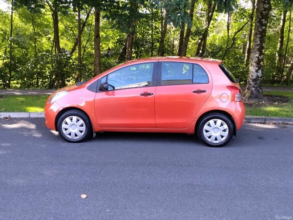 Toyota Yaris Hatchback, Petrol, 2007, Red