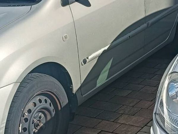 Toyota Corolla Hatchback, Petrol, 2005, Silver