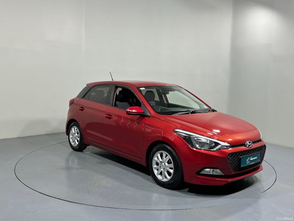 Hyundai i20 Hatchback, Petrol, 2016, Red