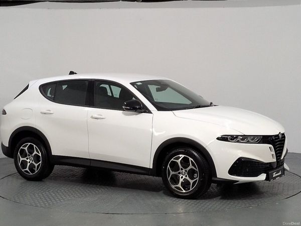 Alfa Romeo Tonale Hatchback, Petrol Hybrid, 2027, White