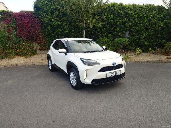 Toyota Yaris Cross SUV, Petrol Hybrid, 2021, White