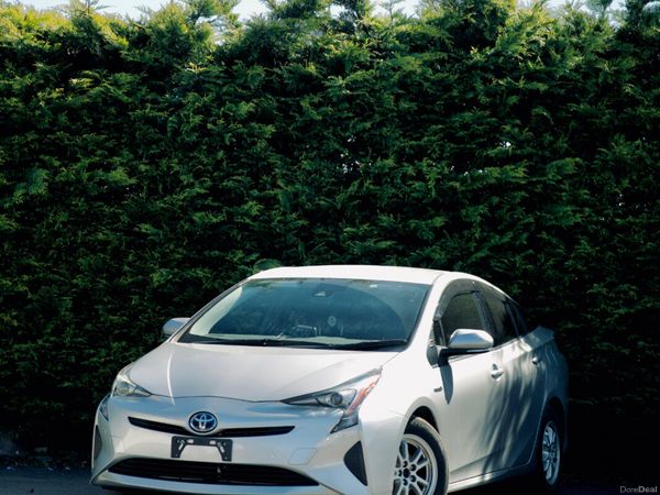 Toyota Prius Saloon, Petrol Hybrid, 2018, Silver