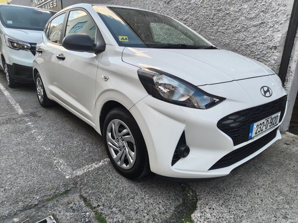 Hyundai i10 Hatchback, Petrol, 2023, White