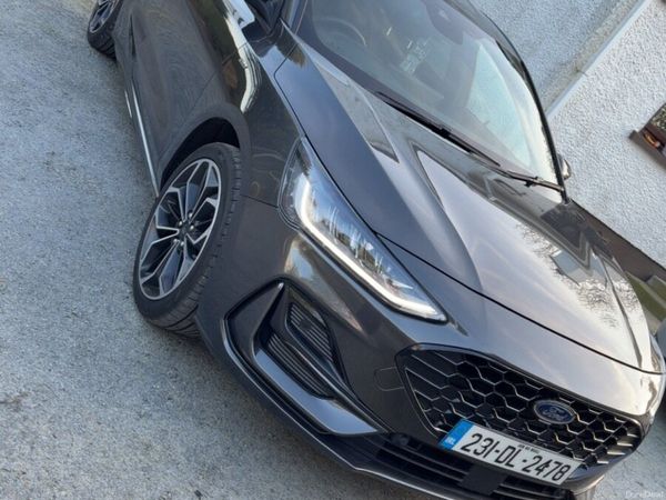 Ford Focus Hatchback, Petrol, 2023, Grey