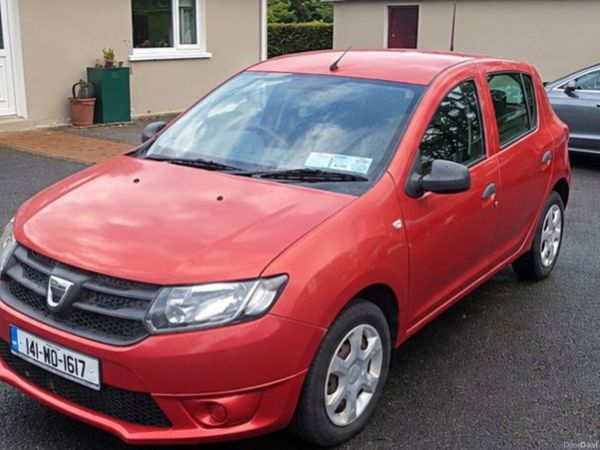 Dacia Sandero Hatchback, Diesel, 2014, Red