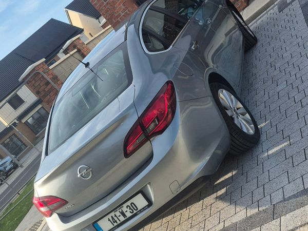 Opel Astra Saloon, Diesel, 2014, Silver