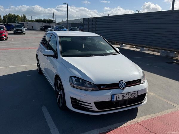Volkswagen Golf Hatchback, Petrol, 2017, White