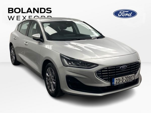 Ford Focus Hatchback, Petrol, 2023, Grey