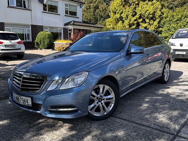Mercedes-Benz E-Class Saloon, Diesel, 2011, Blue