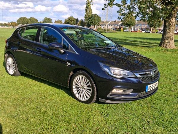 Vauxhall Astra Hatchback, Diesel, 2018, Blue