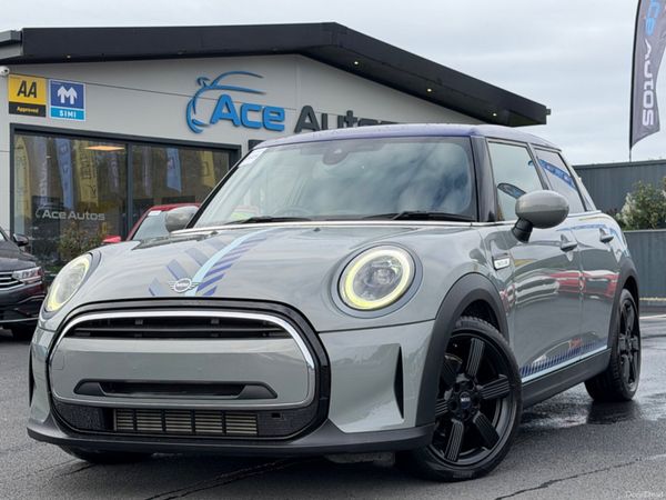 Mini Cooper Hatchback, Diesel, 2022, Grey