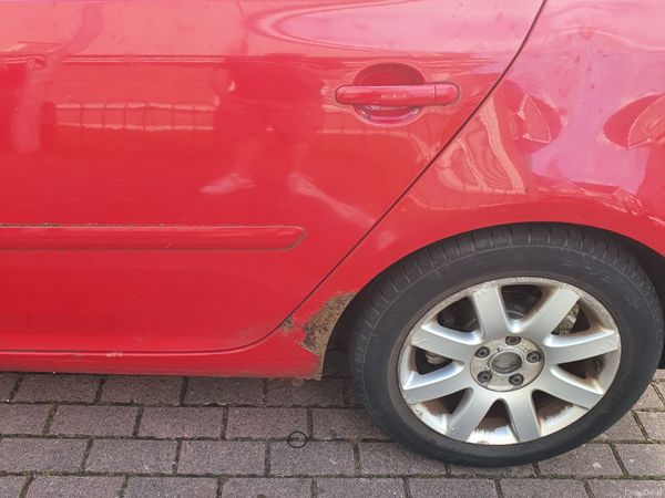 Volkswagen Golf Hatchback, Petrol, 2006, Red