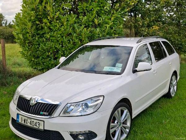 Skoda Octavia Estate, Diesel, 2011, White