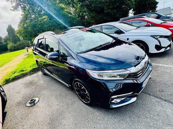 Honda Shuttle MPV, Petrol Hybrid, 2016, Blue