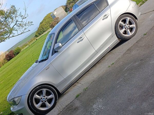 BMW 1-Series Hatchback, Diesel, 2010, Silver