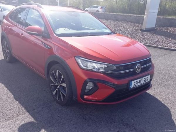 Volkswagen Taigo MPV, Petrol, 2022, Red