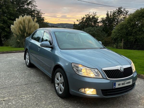 Skoda Octavia Saloon, Diesel, 2012, Grey