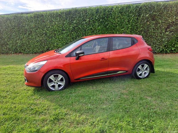 Renault Clio Hatchback, Diesel, 2014, Red