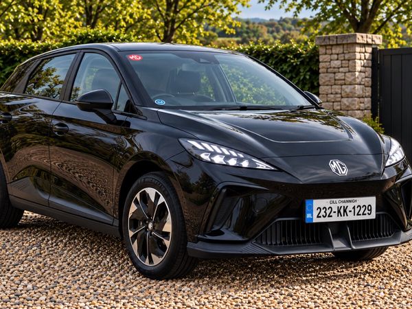 MG MG4 Hatchback, Electric, 2023, Black