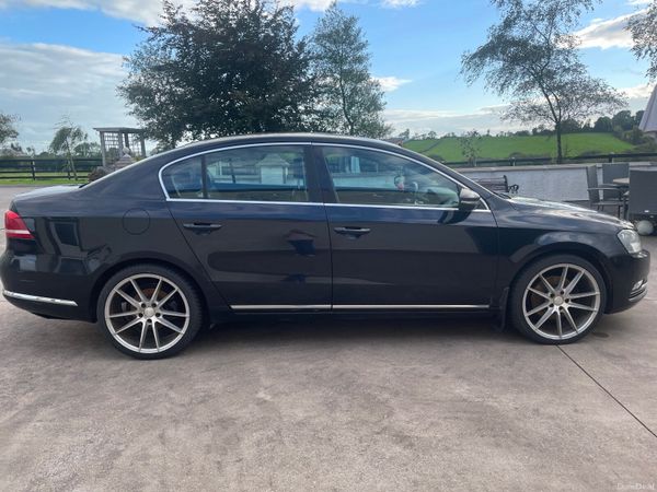 Volkswagen Passat Saloon, Diesel, 2011, Black