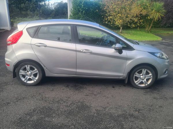 Ford Fiesta Hatchback, Petrol, 2010, Silver