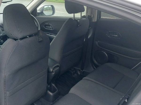 Honda Vezel MPV, Petrol Hybrid, 2020, White