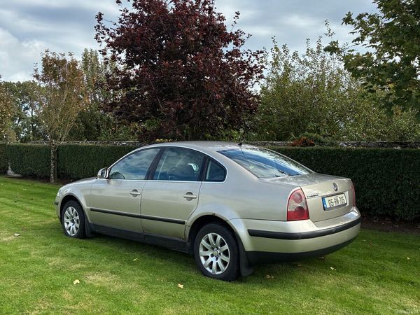 Volkswagen Passat Saloon, Diesel, 2005, Beige