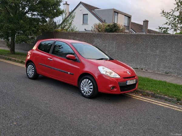 Renault Clio Hatchback, Ethanol Petrol, 2010, Red