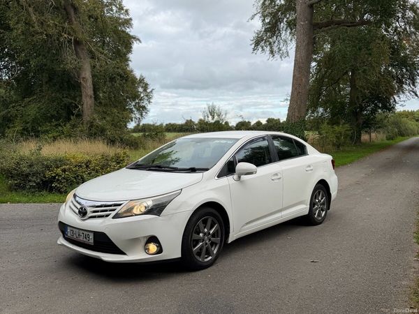 Toyota Avensis Saloon, Diesel, 2013, White