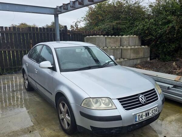 Volkswagen Passat Saloon, Diesel, 2004, Silver