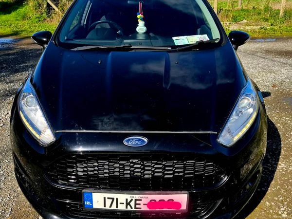 Ford Fiesta Hatchback, Diesel, 2017, Black
