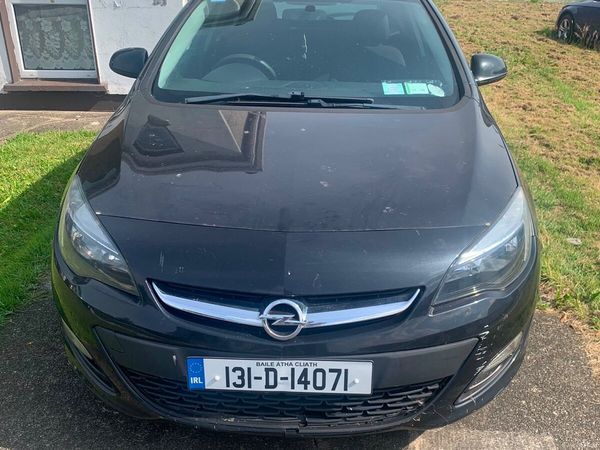 Opel Astra MPV, Petrol, 2013, Black