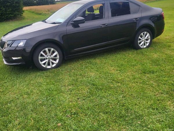 Skoda Octavia Saloon, Diesel, 2019, Black