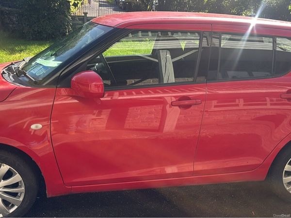 Suzuki Swift Hatchback, Diesel, 2013, Red