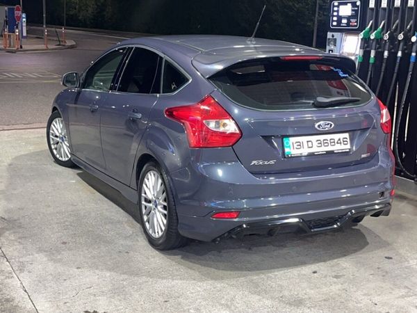 Ford Focus Hatchback, Diesel, 2013, Grey