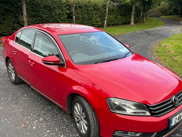 Volkswagen Passat Saloon, Diesel, 2012, Red
