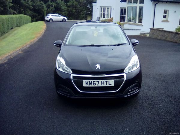 Peugeot 208 Hatchback, Diesel, 2017, Blue