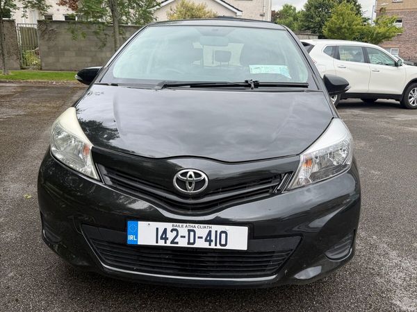 Toyota Yaris Hatchback, Petrol, 2014, Black