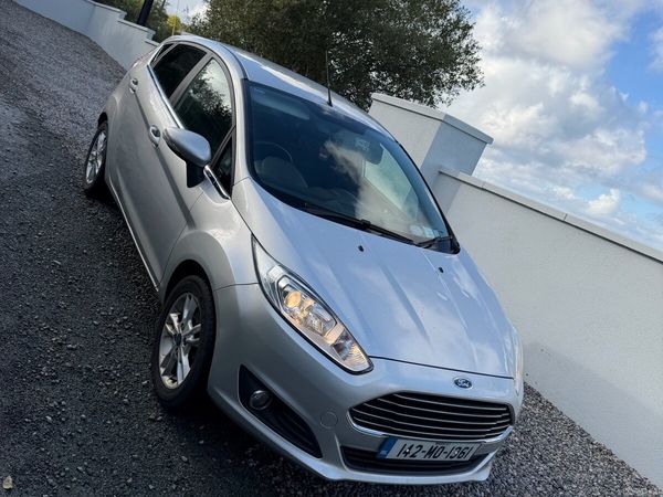 Ford Fiesta Hatchback, Petrol, 2014, Silver