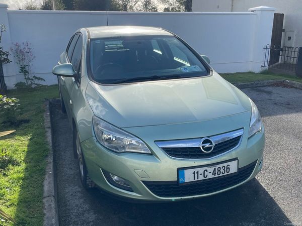 Opel Astra Hatchback, Diesel, 2011, White
