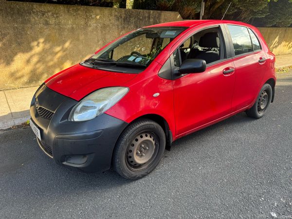 Toyota Yaris Hatchback, Petrol, 2010, Red