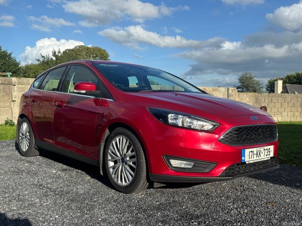 Ford Focus Hatchback, Diesel, 2017, Red
