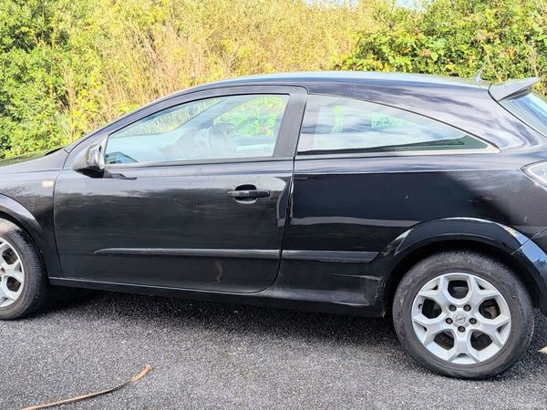 Opel Astra Hatchback, Petrol, 2006, Black