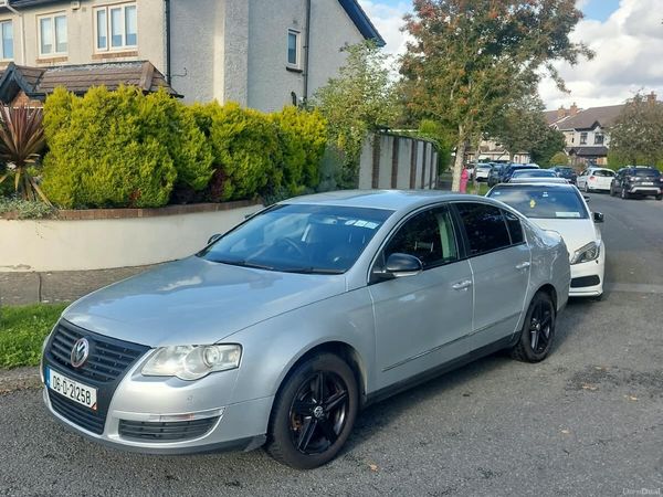 Volkswagen Passat Saloon, Petrol, 2006, Silver