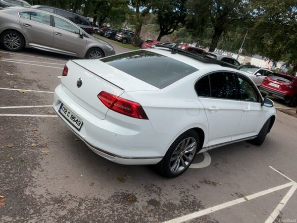 Volkswagen Passat Saloon, Diesel, 2017, White