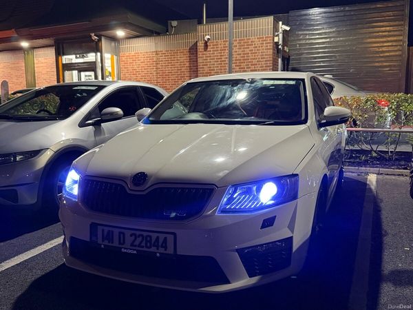 Skoda Octavia Saloon, Diesel, 2014, White
