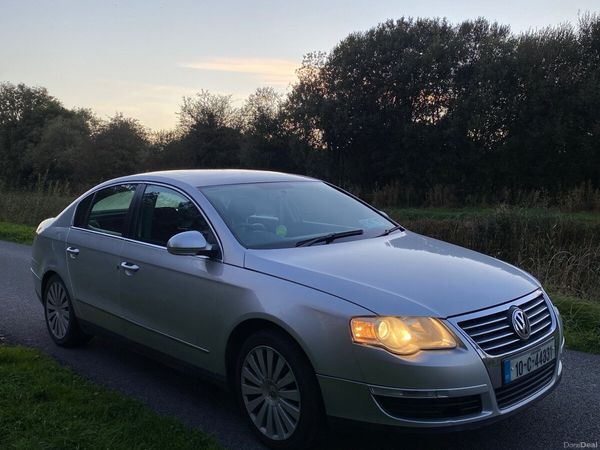 Volkswagen Passat Saloon, Diesel, 2010, Silver