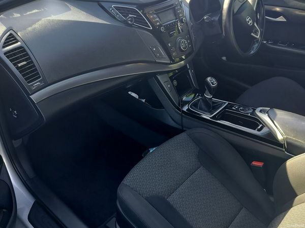 Hyundai i40 Saloon, Diesel, 2014, Silver