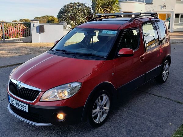 Skoda Roomster MPV, Petrol, 2013, Red